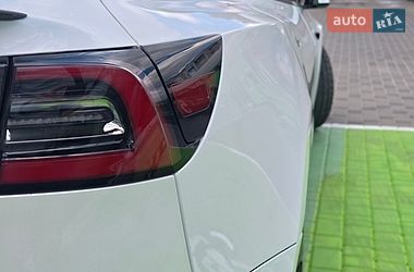Седан Tesla Model 3 2022 в Києві
