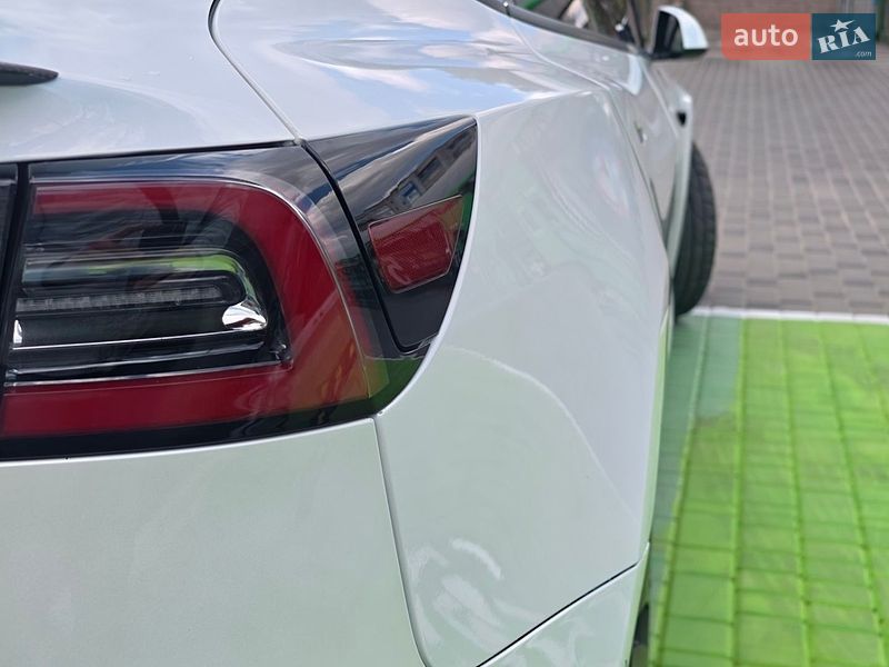 Седан Tesla Model 3 2022 в Києві