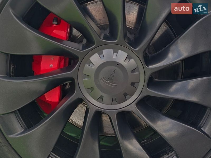 Седан Tesla Model 3 2022 в Києві