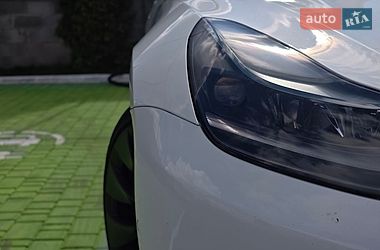 Седан Tesla Model 3 2022 в Києві