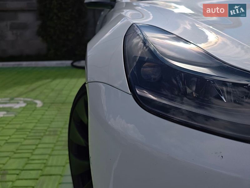 Седан Tesla Model 3 2022 в Києві