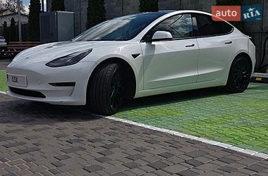 Седан Tesla Model 3 2022 в Києві