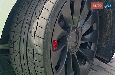 Седан Tesla Model 3 2022 в Києві