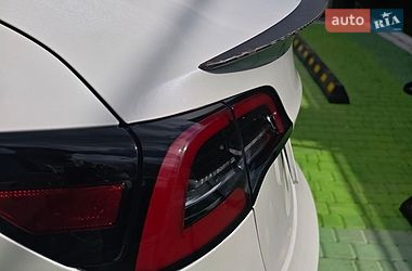 Седан Tesla Model 3 2022 в Києві
