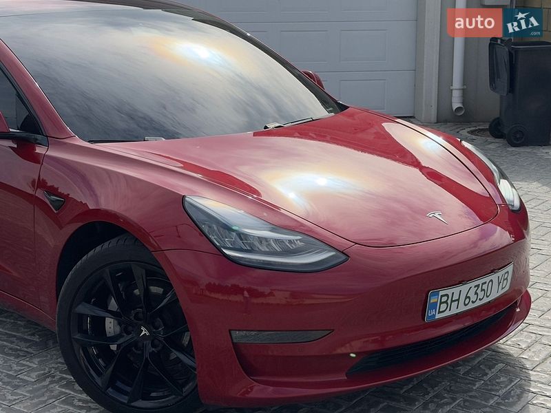 Седан Tesla Model 3 2018 в Одесі