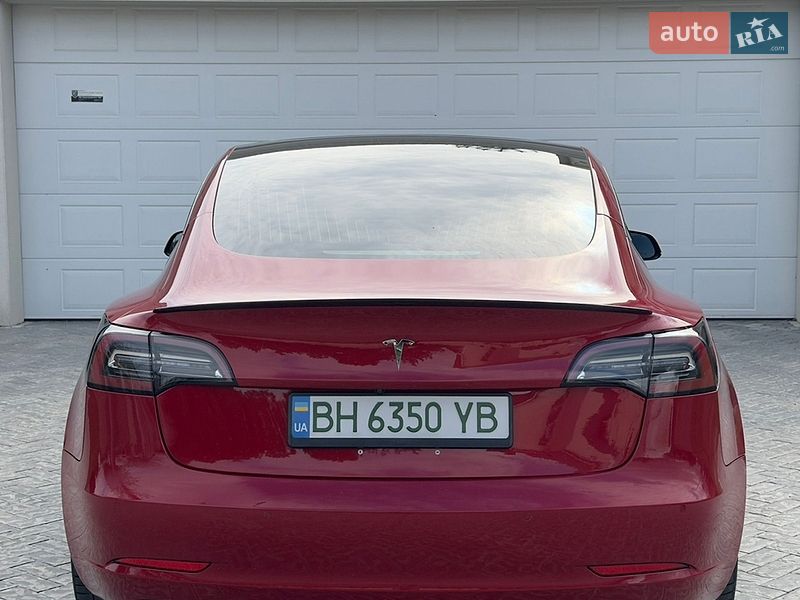 Седан Tesla Model 3 2018 в Одесі
