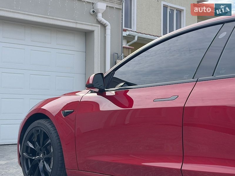 Седан Tesla Model 3 2018 в Одесі