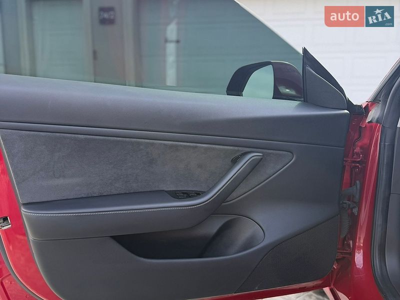Седан Tesla Model 3 2018 в Одесі