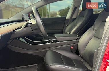 Седан Tesla Model 3 2018 в Одесі