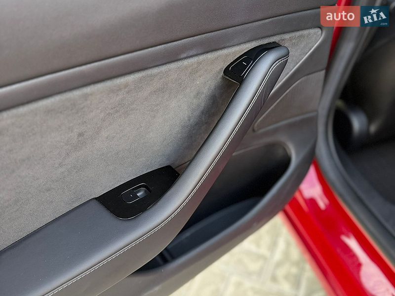 Седан Tesla Model 3 2018 в Одесі