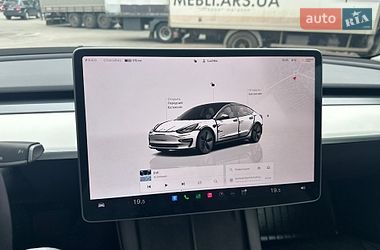 Седан Tesla Model 3 2023 в Тернополі