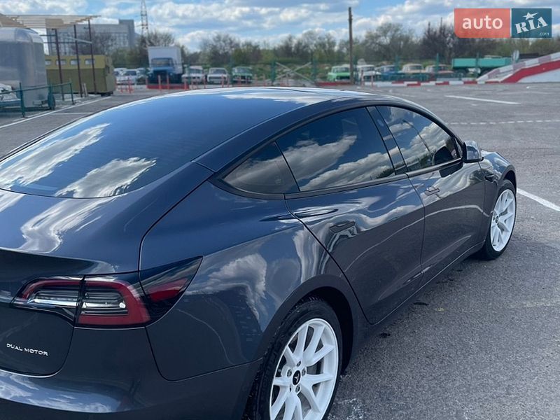Седан Tesla Model 3 2021 в Запорожье