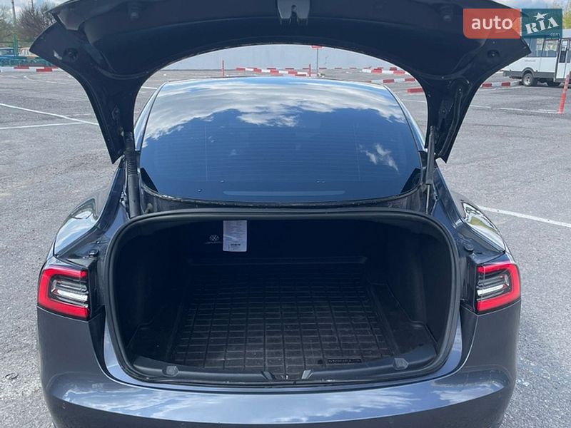 Седан Tesla Model 3 2021 в Запорожье
