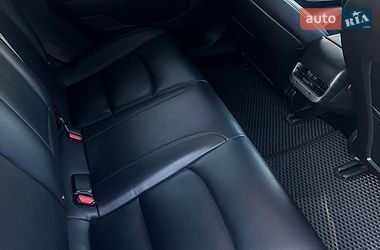 Седан Tesla Model 3 2018 в Вишневому