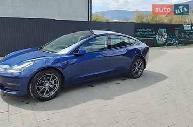Седан Tesla Model 3 2022 в Ивано-Франковске