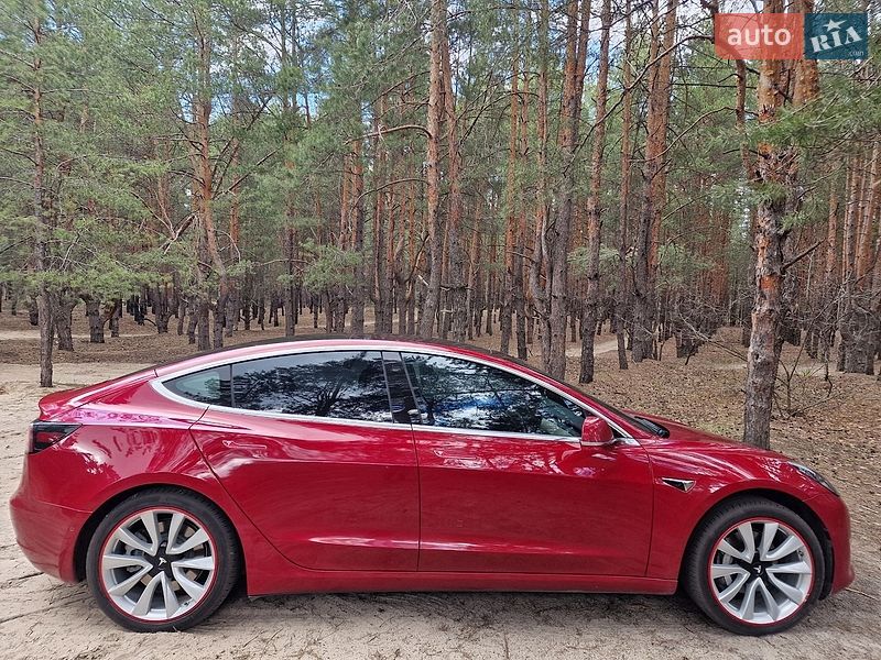 Седан Tesla Model 3 2018 в Днепре
