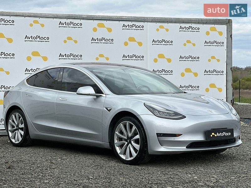 Седан Tesla Model 3 2018 в Луцке