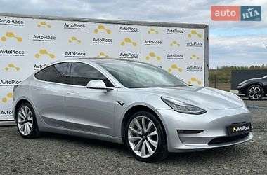 Седан Tesla Model 3 2018 в Луцке