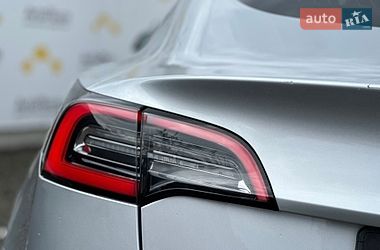 Седан Tesla Model 3 2018 в Луцке