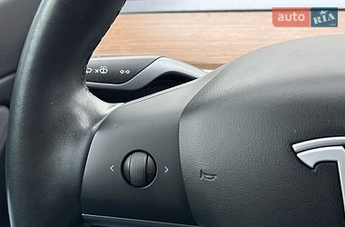 Седан Tesla Model 3 2018 в Луцке