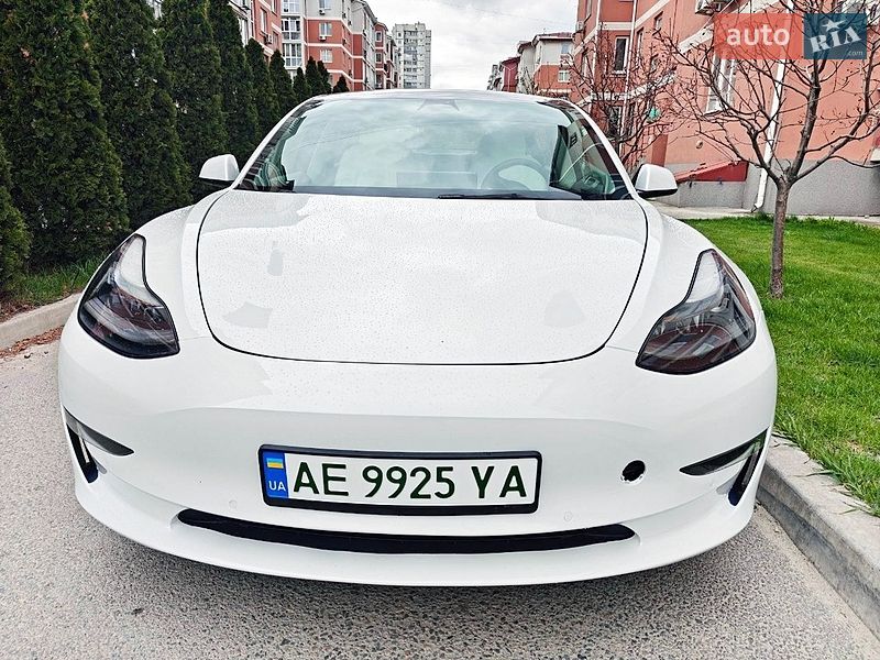 Седан Tesla Model 3 2021 в Дніпрі