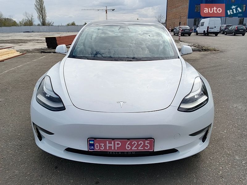 Седан Tesla Model 3 2020 в Киеве