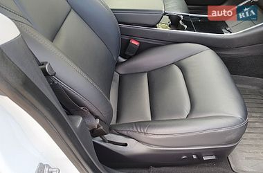 Седан Tesla Model 3 2020 в Киеве