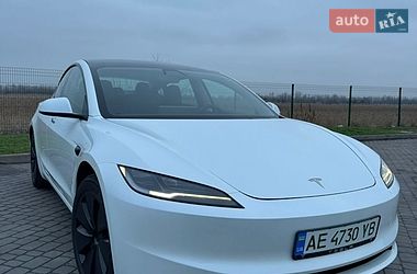 Седан Tesla Model 3 2024 в Днепре