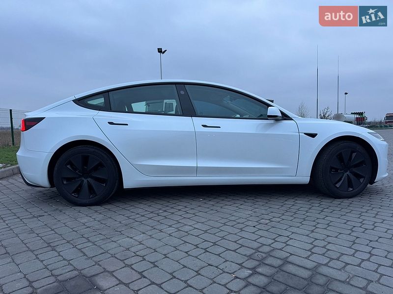 Седан Tesla Model 3 2024 в Днепре