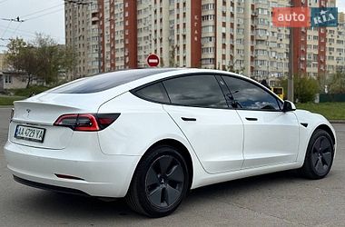Седан Tesla Model 3 2020 в Києві