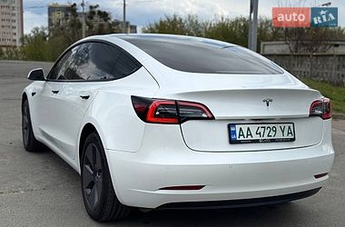 Седан Tesla Model 3 2020 в Києві