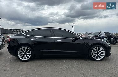 Седан Tesla Model 3 2019 в Киеве