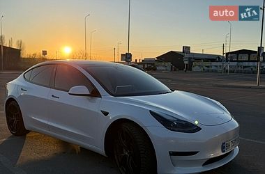 Седан Tesla Model 3 2023 в Києві