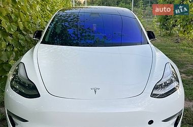 Седан Tesla Model 3 2019 в Киеве