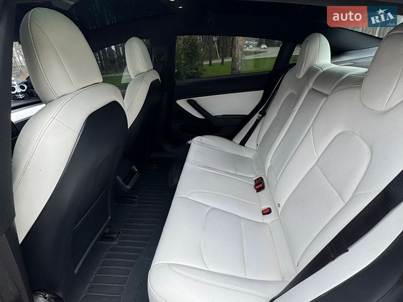 Седан Tesla Model 3 2018 в Гостомеле