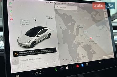 Седан Tesla Model 3 2021 в Черновцах