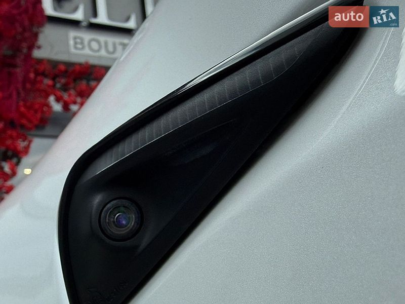 Седан Tesla Model 3 2021 в Черновцах