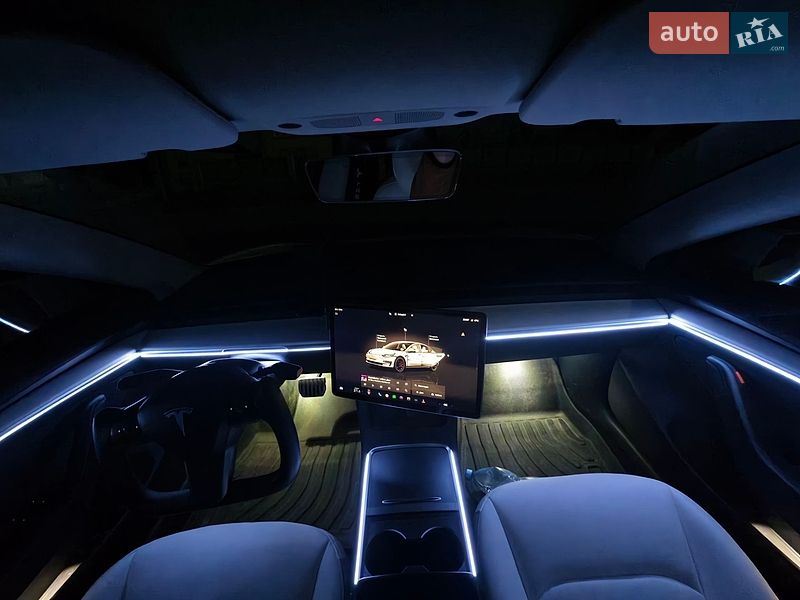 Седан Tesla Model 3 2022 в Києві