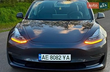 Седан Tesla Model 3 2022 в Кривом Роге