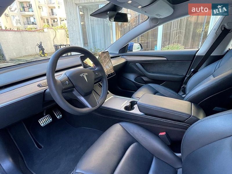 Седан Tesla Model 3 2021 в Одессе
