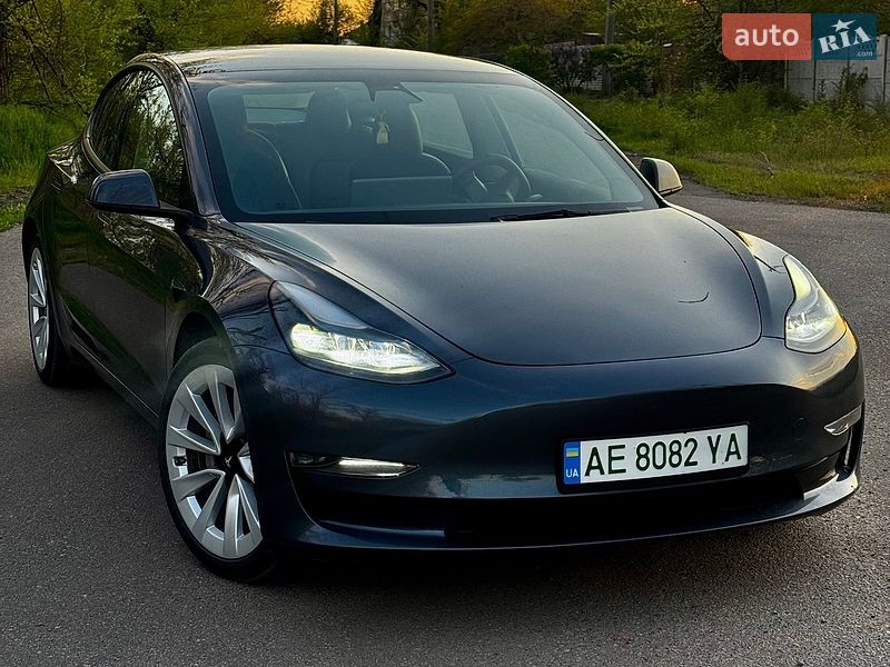 Седан Tesla Model 3 2022 в Кривом Роге