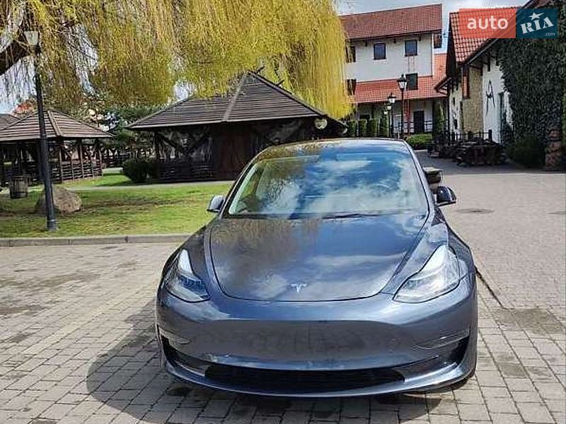 Седан Tesla Model 3 2023 в Одессе