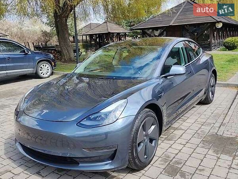 Седан Tesla Model 3 2023 в Одессе