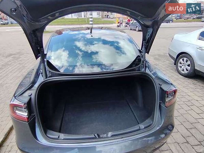 Седан Tesla Model 3 2023 в Одессе