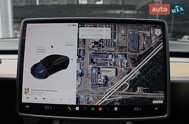 Седан Tesla Model 3 2021 в Киеве