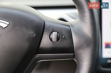 Седан Tesla Model 3 2021 в Киеве