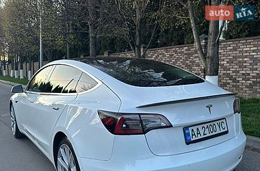 Седан Tesla Model 3 2020 в Киеве