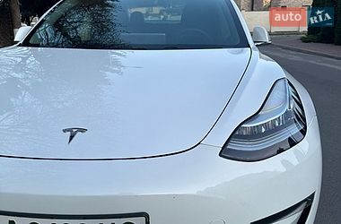 Седан Tesla Model 3 2020 в Киеве