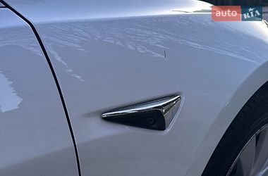 Седан Tesla Model 3 2020 в Киеве