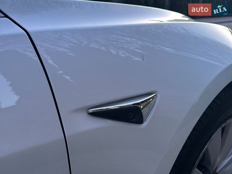 Седан Tesla Model 3 2020 в Киеве